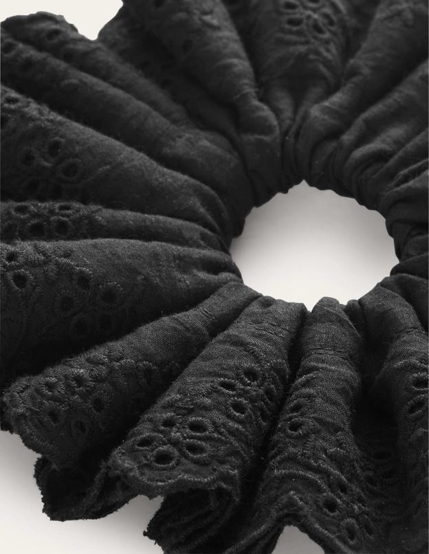 femmes Boden noir chouchou brodé accessoire Z42D02352